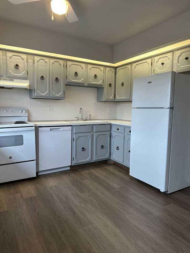 125 Berwick Dr - Photo 3 of 16