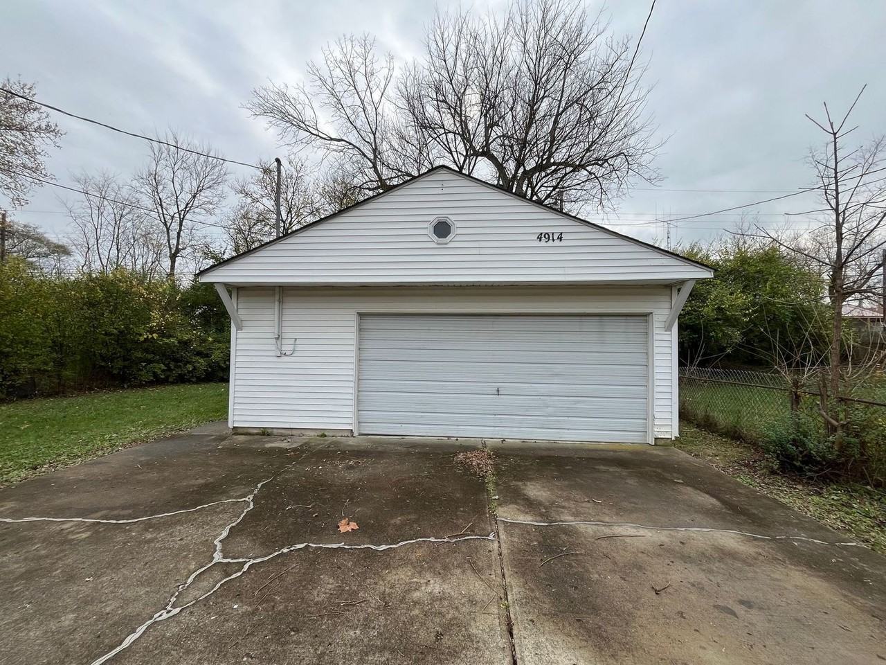 4914 Gardendale Ave - Photo 3 of 10