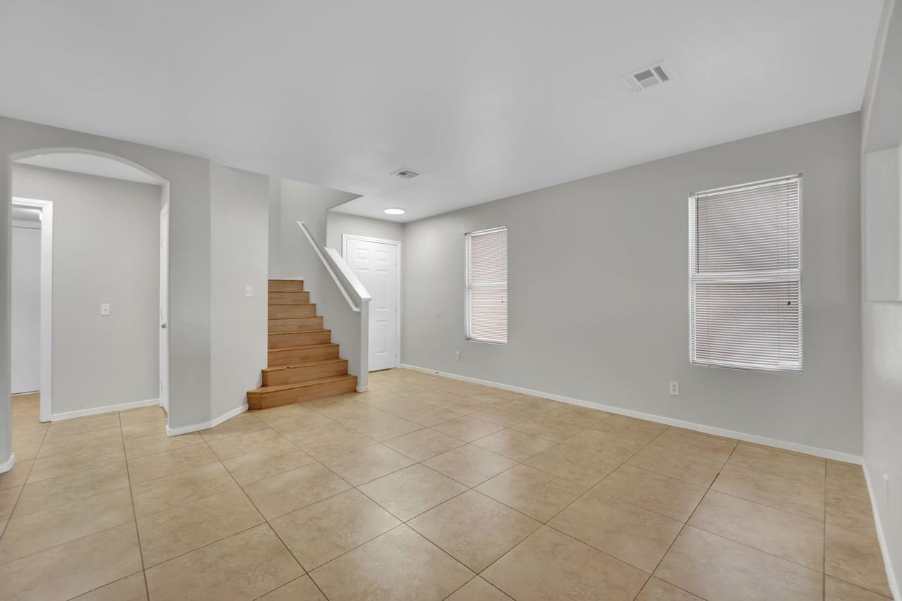 6330 Cascade Run Ave - Photo 4 of 19