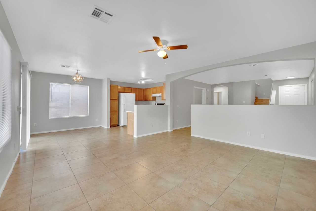 6330 Cascade Run Ave - Photo 5 of 19