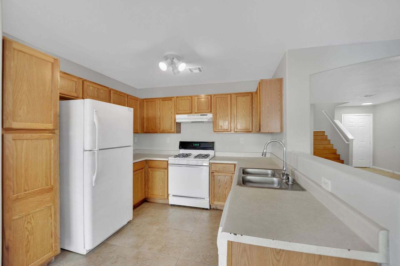 6330 Cascade Run Ave - Photo 7 of 19