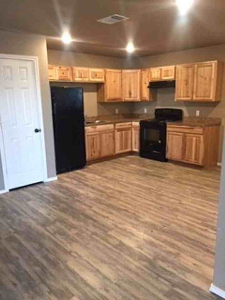 3612 E 3rd Pl - Photo 3 of 8