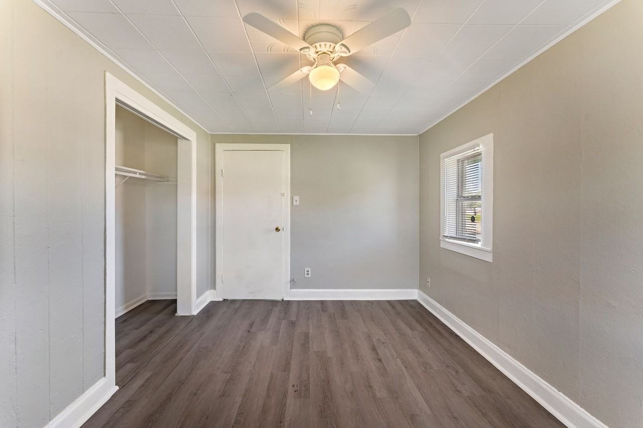 911 4th Ave N - Photo 6 of 9