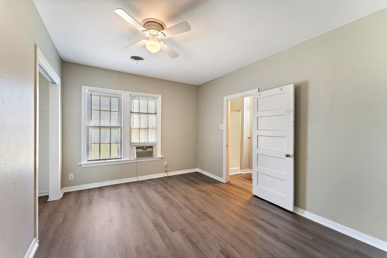 911 4th Ave N - Photo 7 of 9