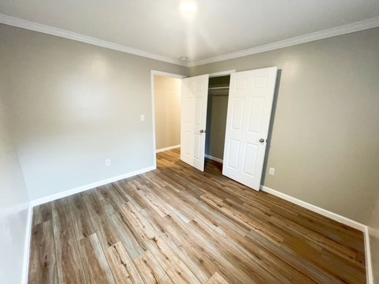 1114 12th St - Photo 5 of 15