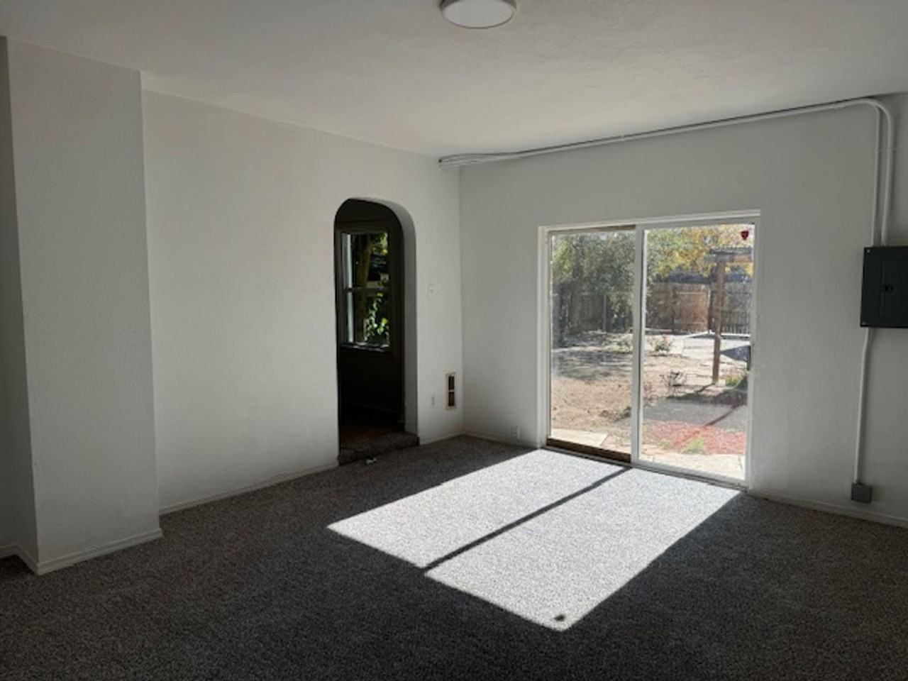 323 E Northern Ave - Photo 2 of 12