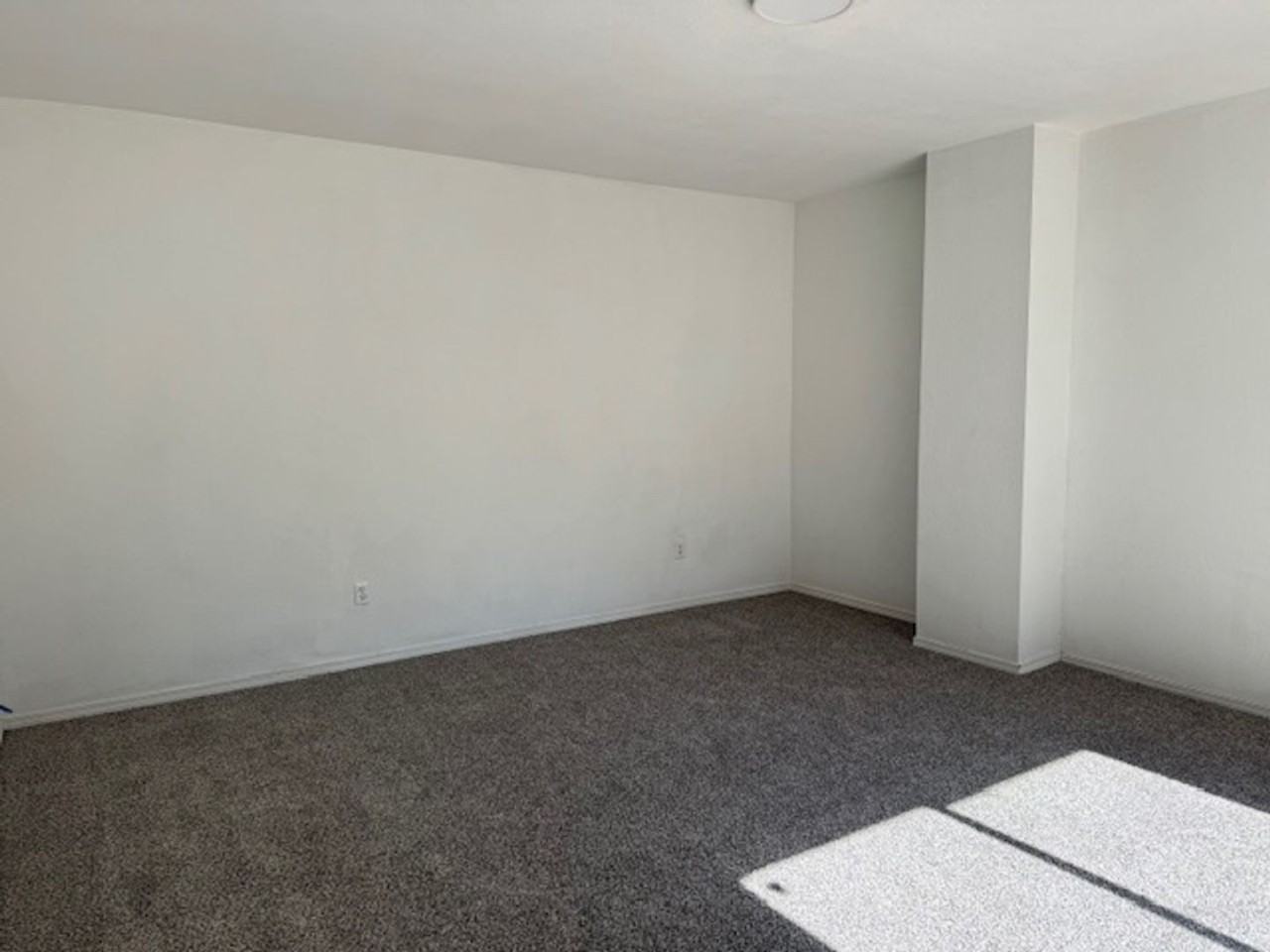 323 E Northern Ave - Photo 3 of 12