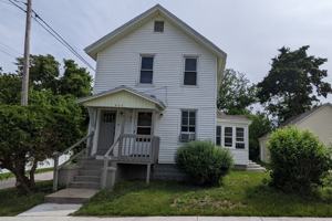 featured image of 832 Murphy St