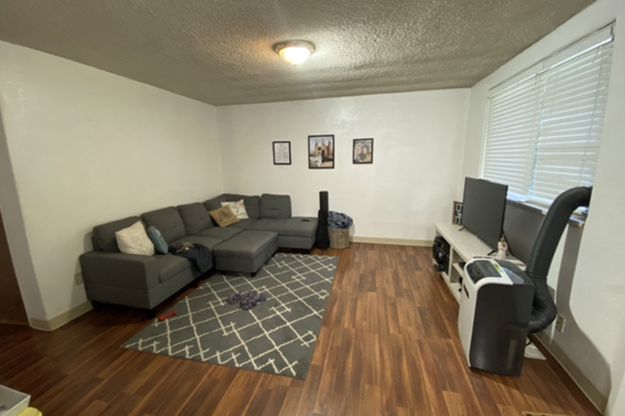 Binning's 18-Plex - Photo 2 of 14