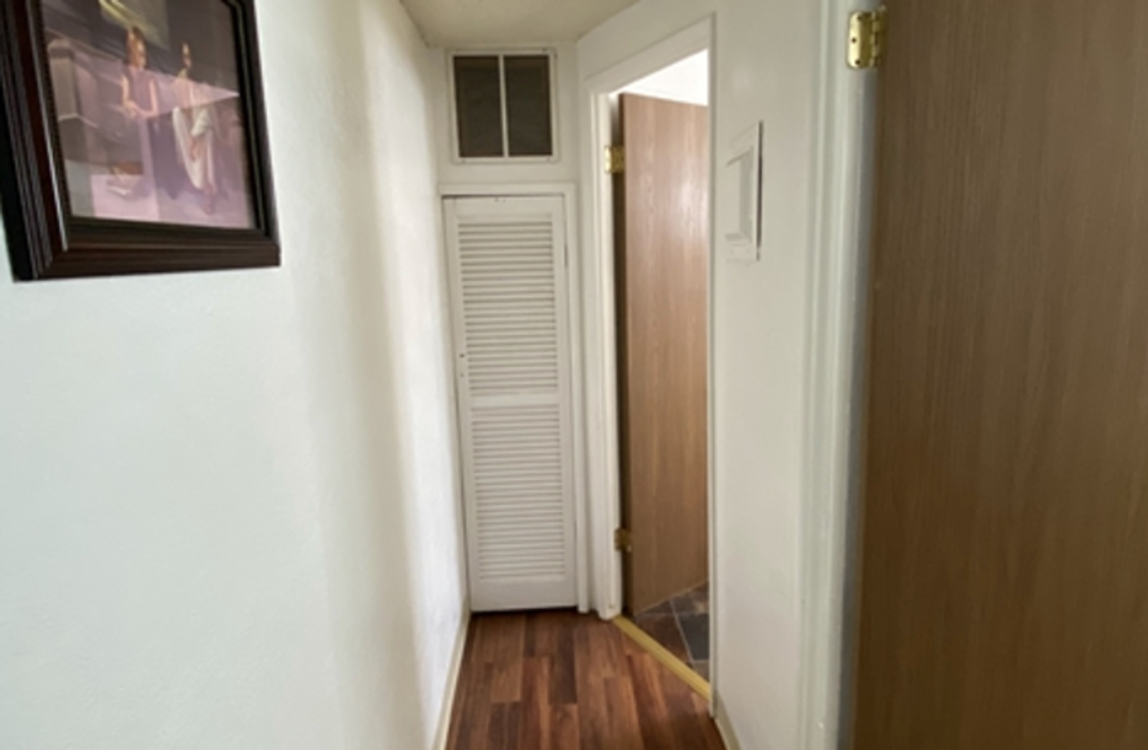 Binning's 18-Plex - Photo 5 of 14