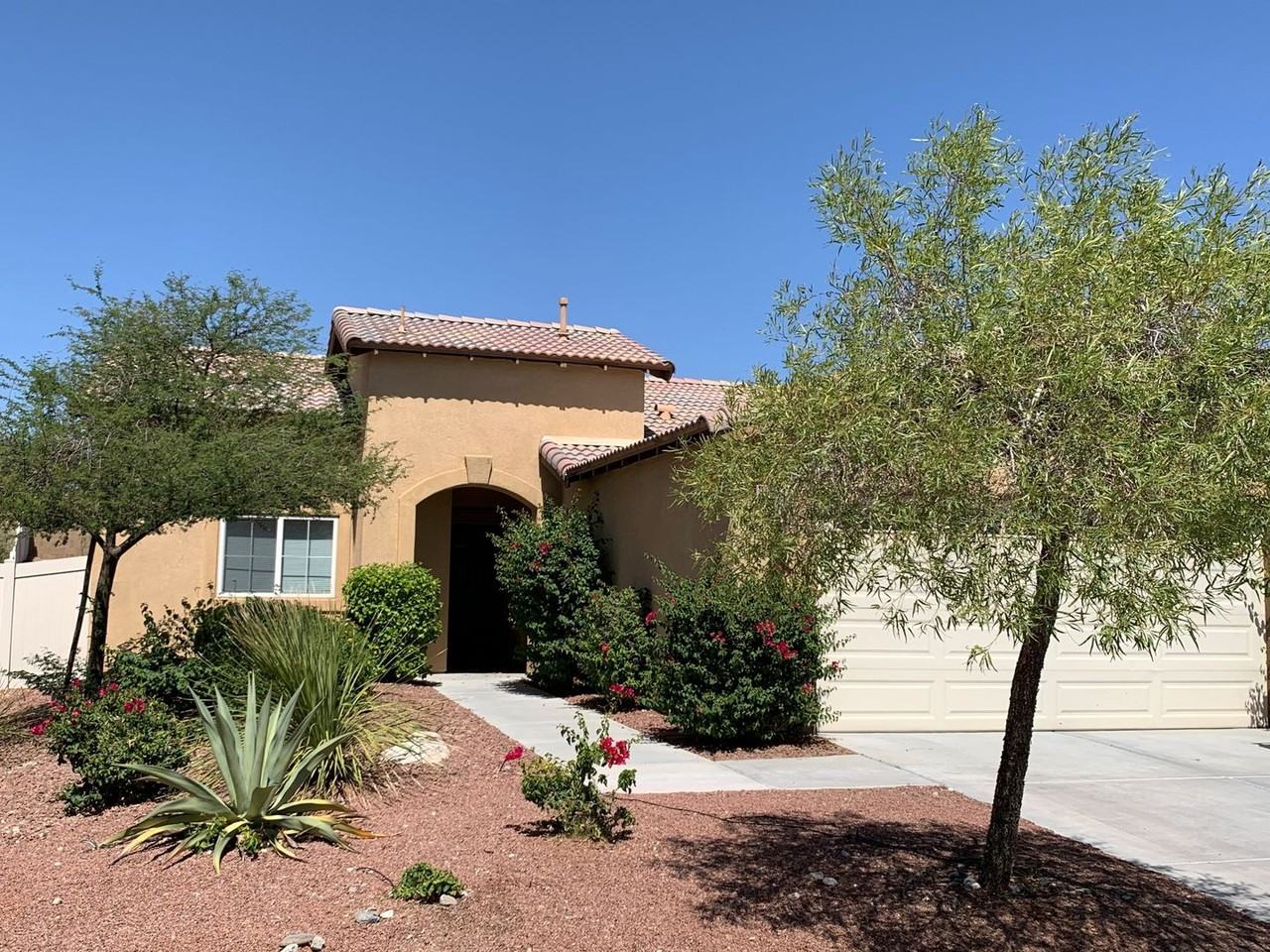 9153 Silver Star Ave - Photo 3 of 50