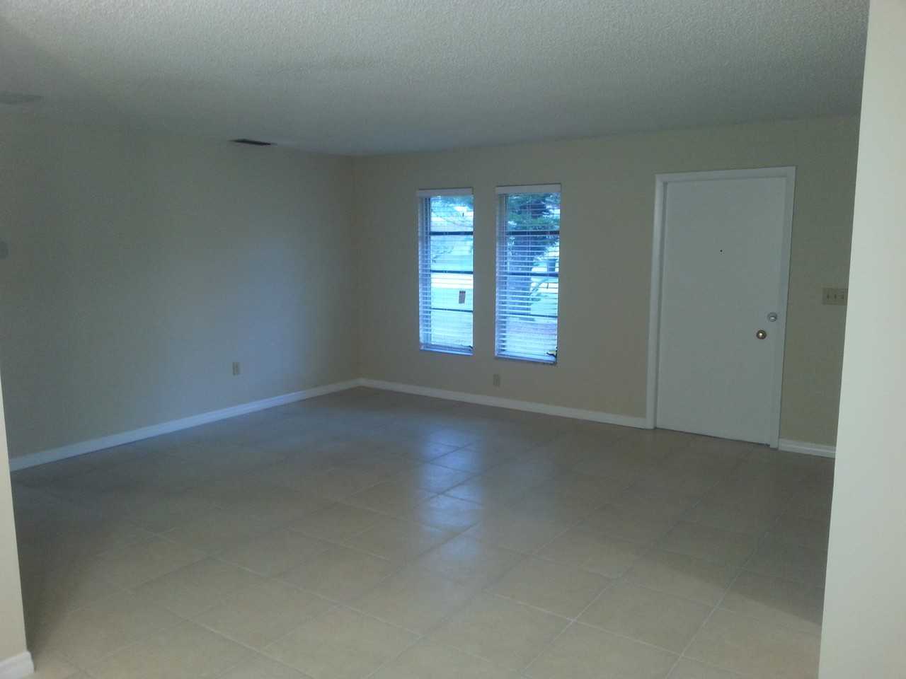 754 99th Ave N - Photo 2 of 7