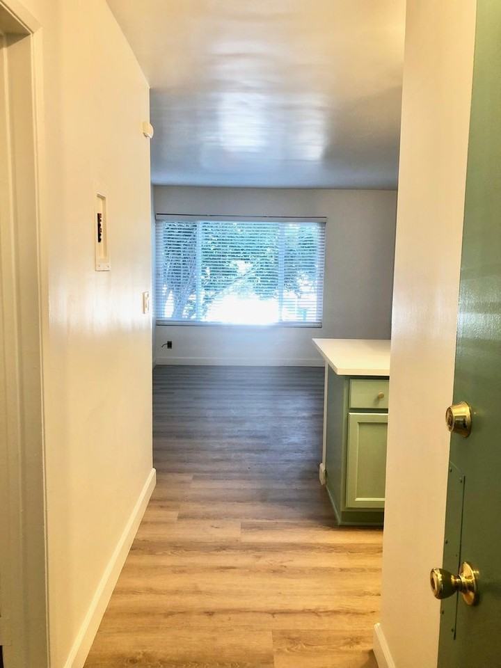 114 Gramercy Place - Photo 2 of 20