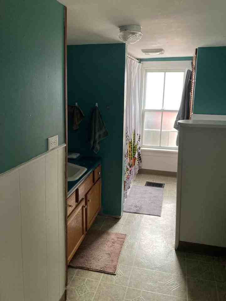 24 Monroe St - Photo 2 of 12