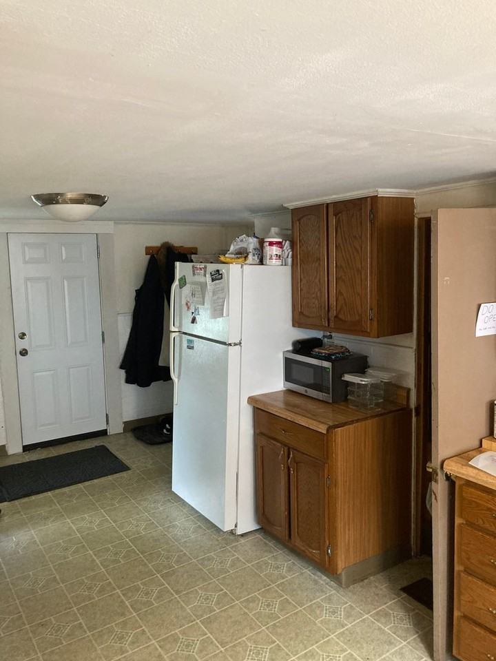 24 Monroe St - Photo 6 of 12