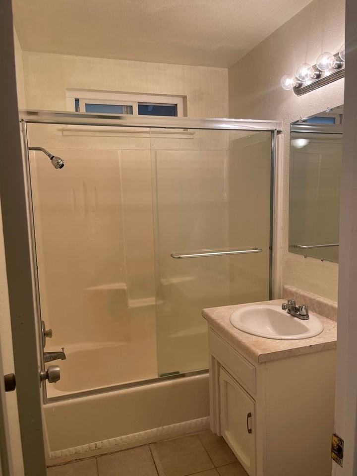 2270 Blossom St - Photo 3 of 9