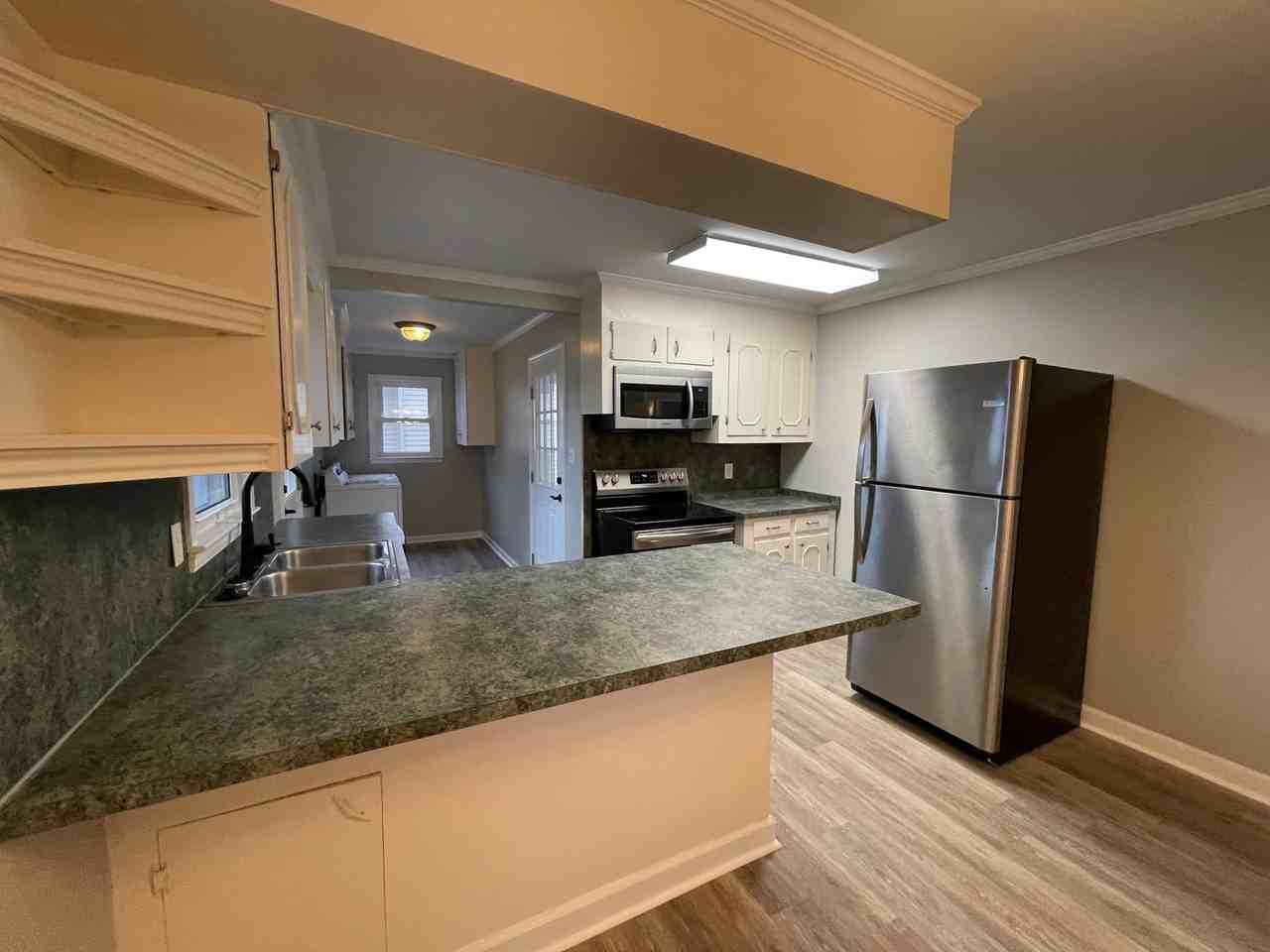 302 E 13th St - Photo 2 of 13