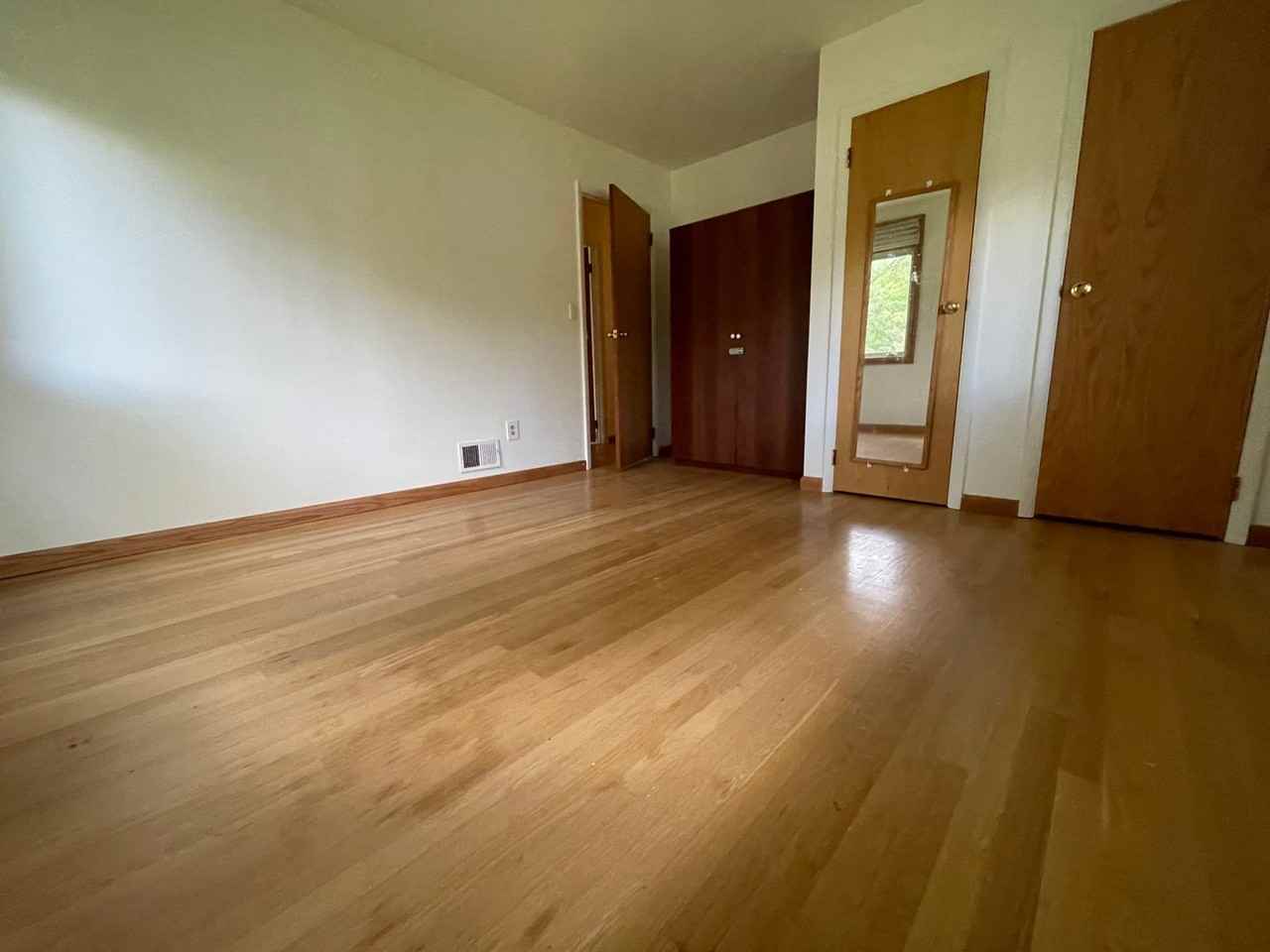 113 Winston Dr - Photo 2 of 16