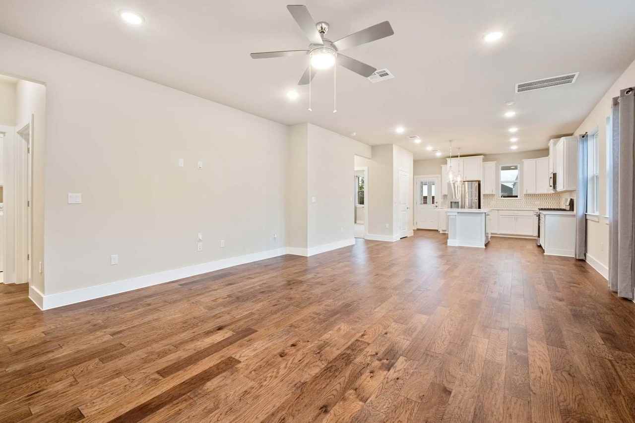 2907 Mary Elizabeth - Photo 5 of 27