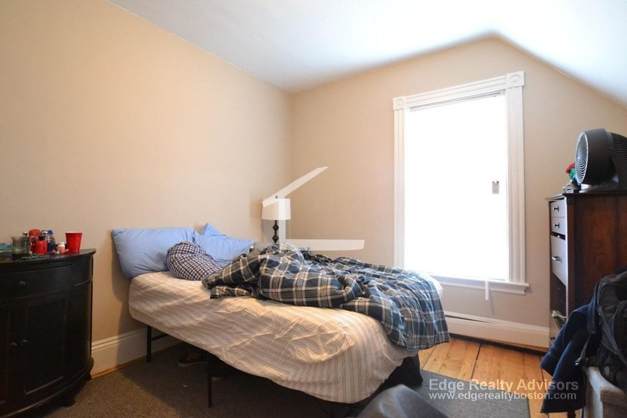 14 Pratt St - Photo 3 of 15