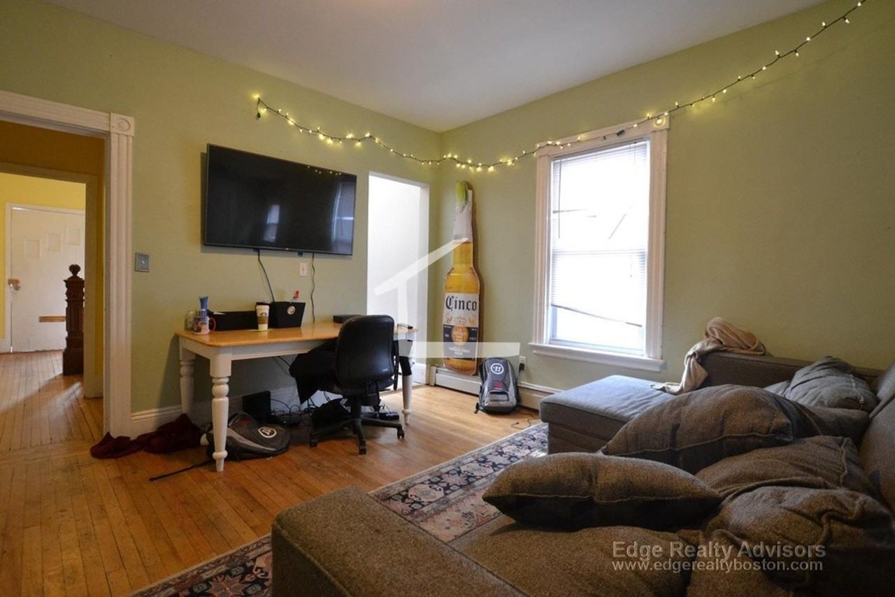 14 Pratt St - Photo 7 of 15