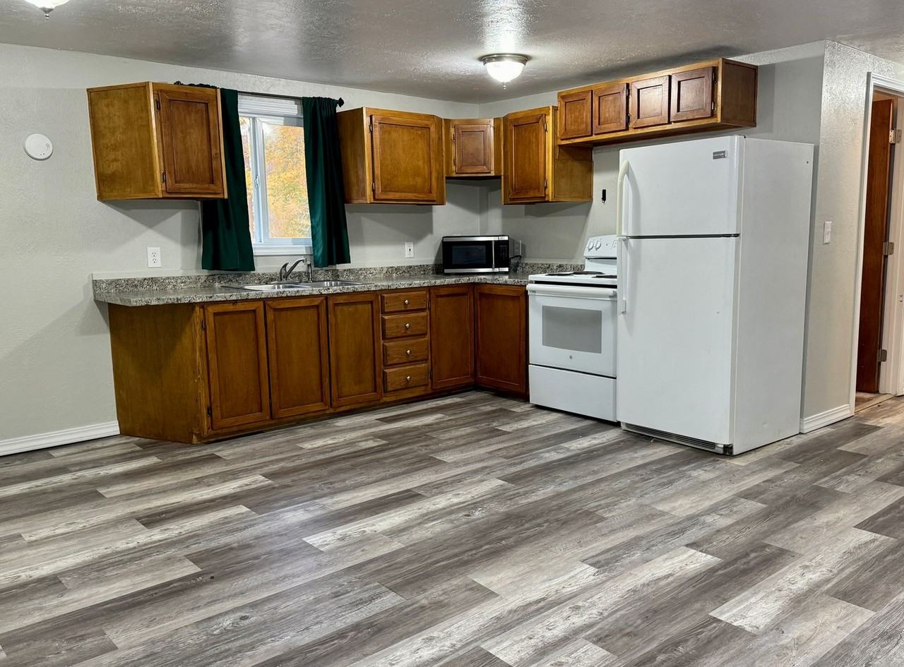 8590 State Highway 410 - Photo 2 of 11