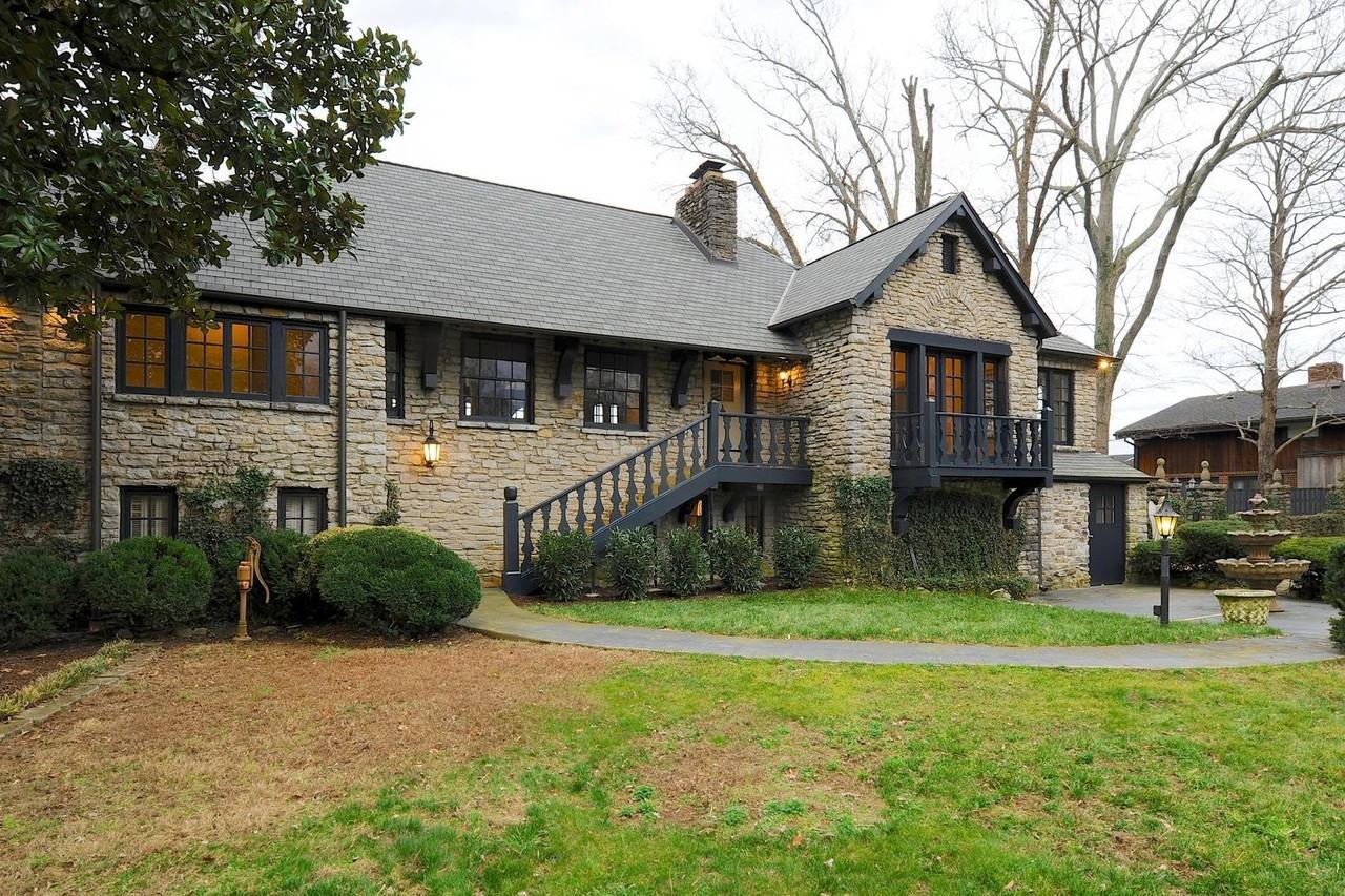 1013 Falls Ave - Photo 2 of 28