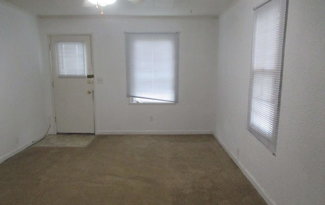 517 Balm Ave - Photo 2 of 9