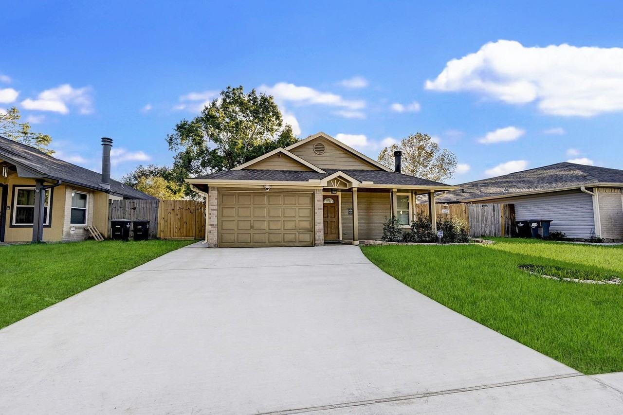 14027 Blue Falls Dr - Photo 3 of 20