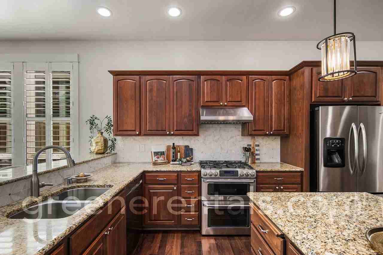 9016 9016 Merrill Ct. NE - Merrill- 9016 #9016 - Photo 7 of 32