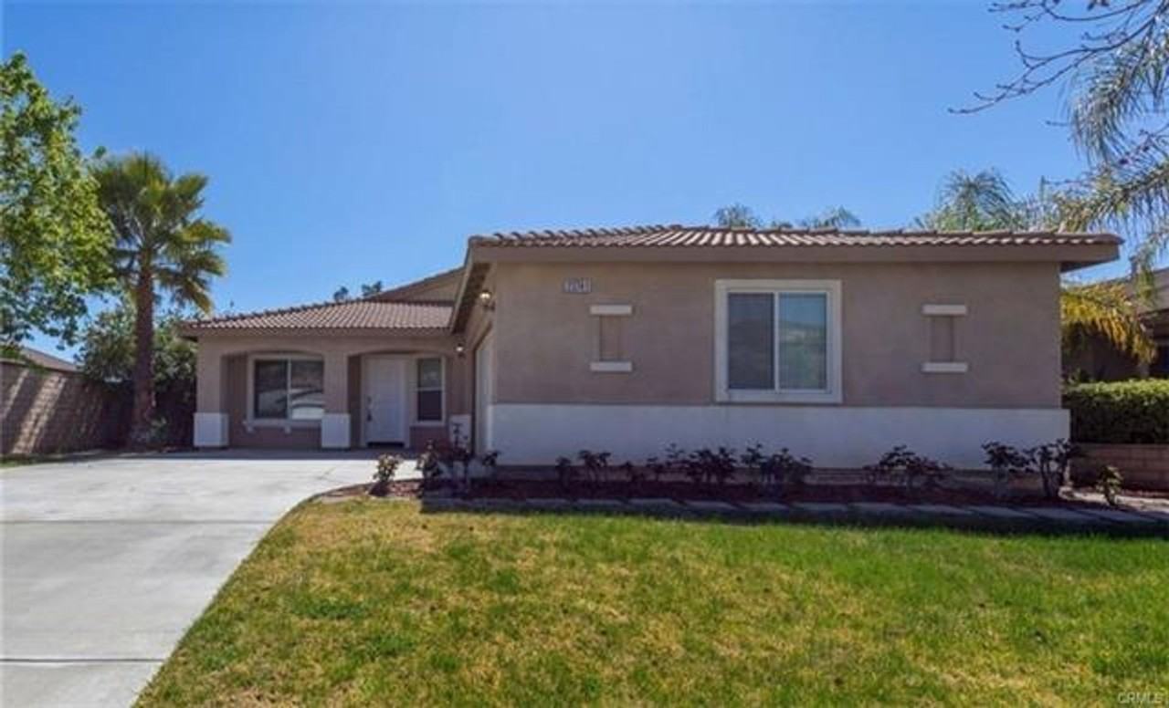 23741 Cheyenne Canyon Dr - Photo 2 of 15