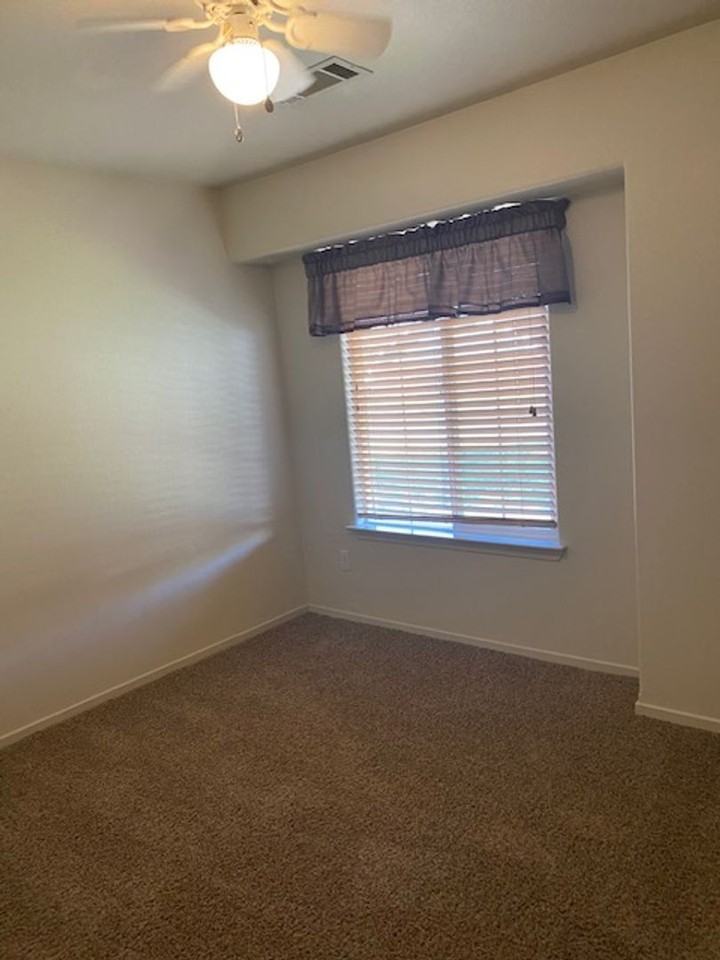 3319 Nathan Dr - Photo 6 of 11