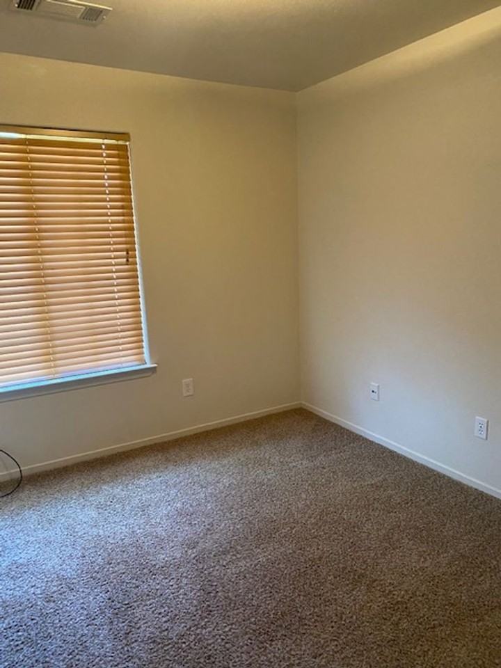 3319 Nathan Dr - Photo 7 of 11