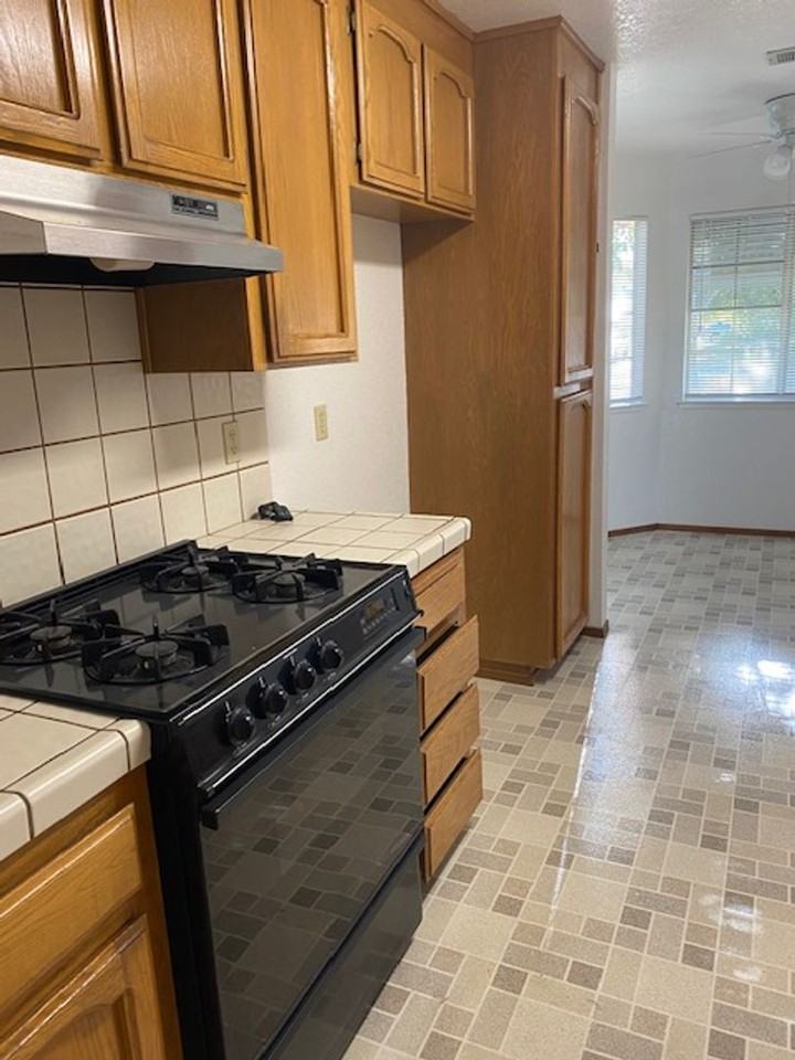 482 Alamine Dr - Photo 4 of 9