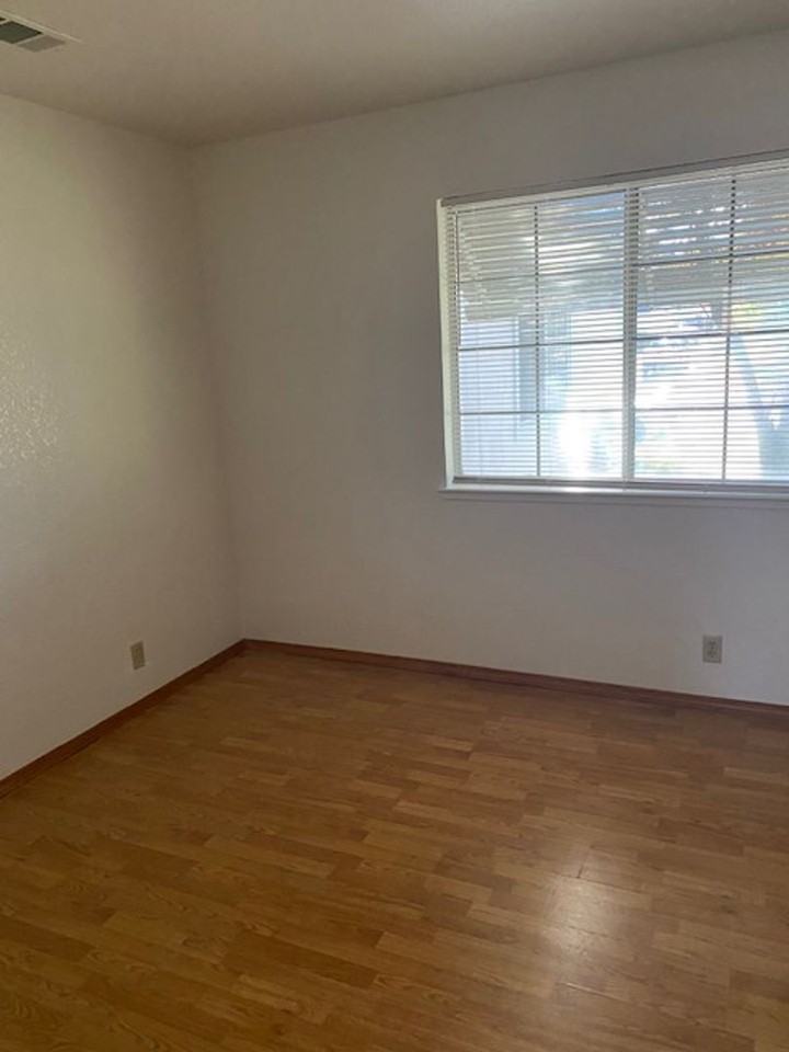 482 Alamine Dr - Photo 5 of 9