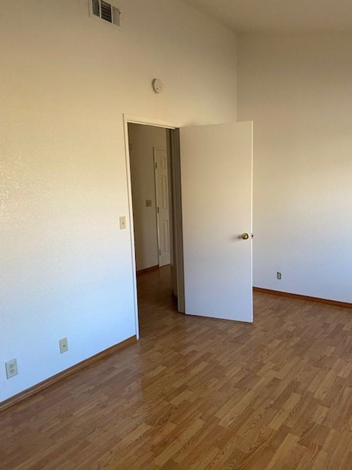 482 Alamine Dr - Photo 6 of 9