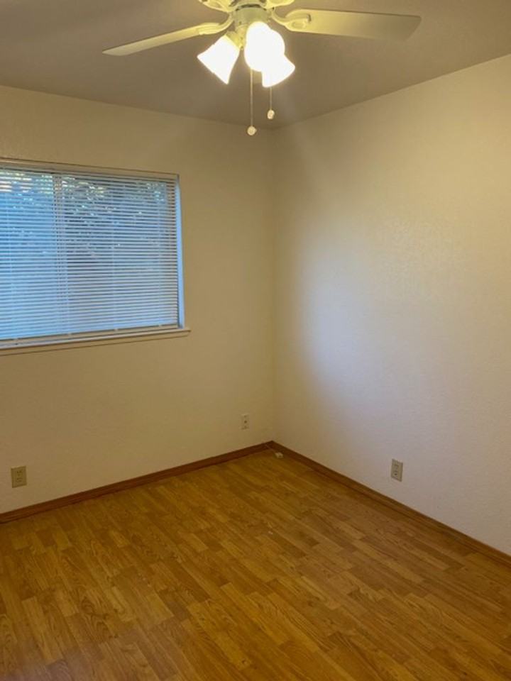 482 Alamine Dr - Photo 7 of 9