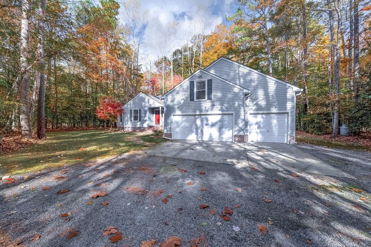 521 Carters Neck Rd - Photo 3 of 24