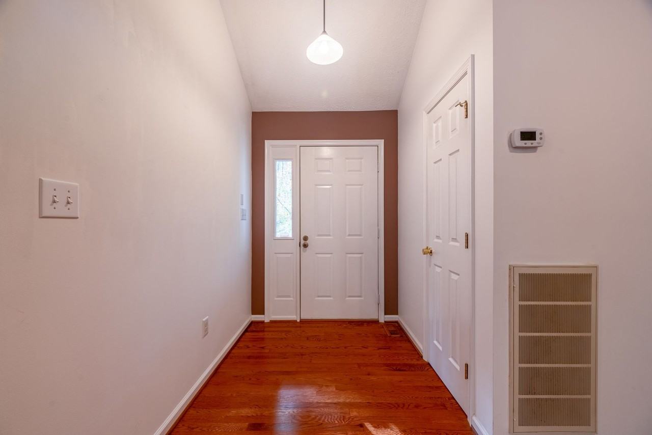 521 Carters Neck Rd - Photo 5 of 24