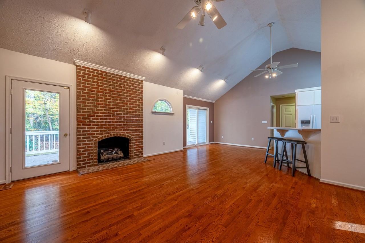 521 Carters Neck Rd - Photo 6 of 24