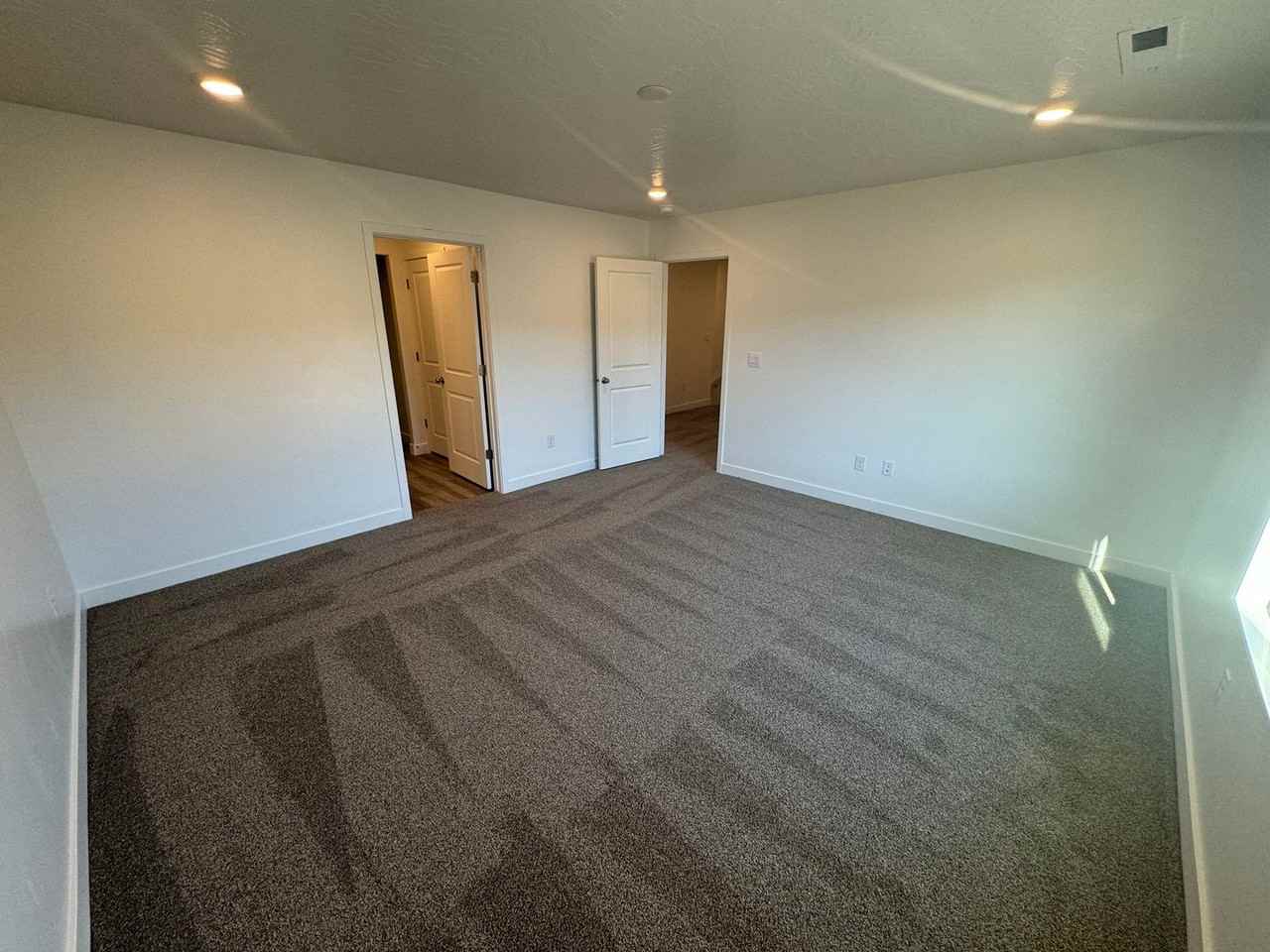 1547 S Ripple Rock Dr - Photo 7 of 38