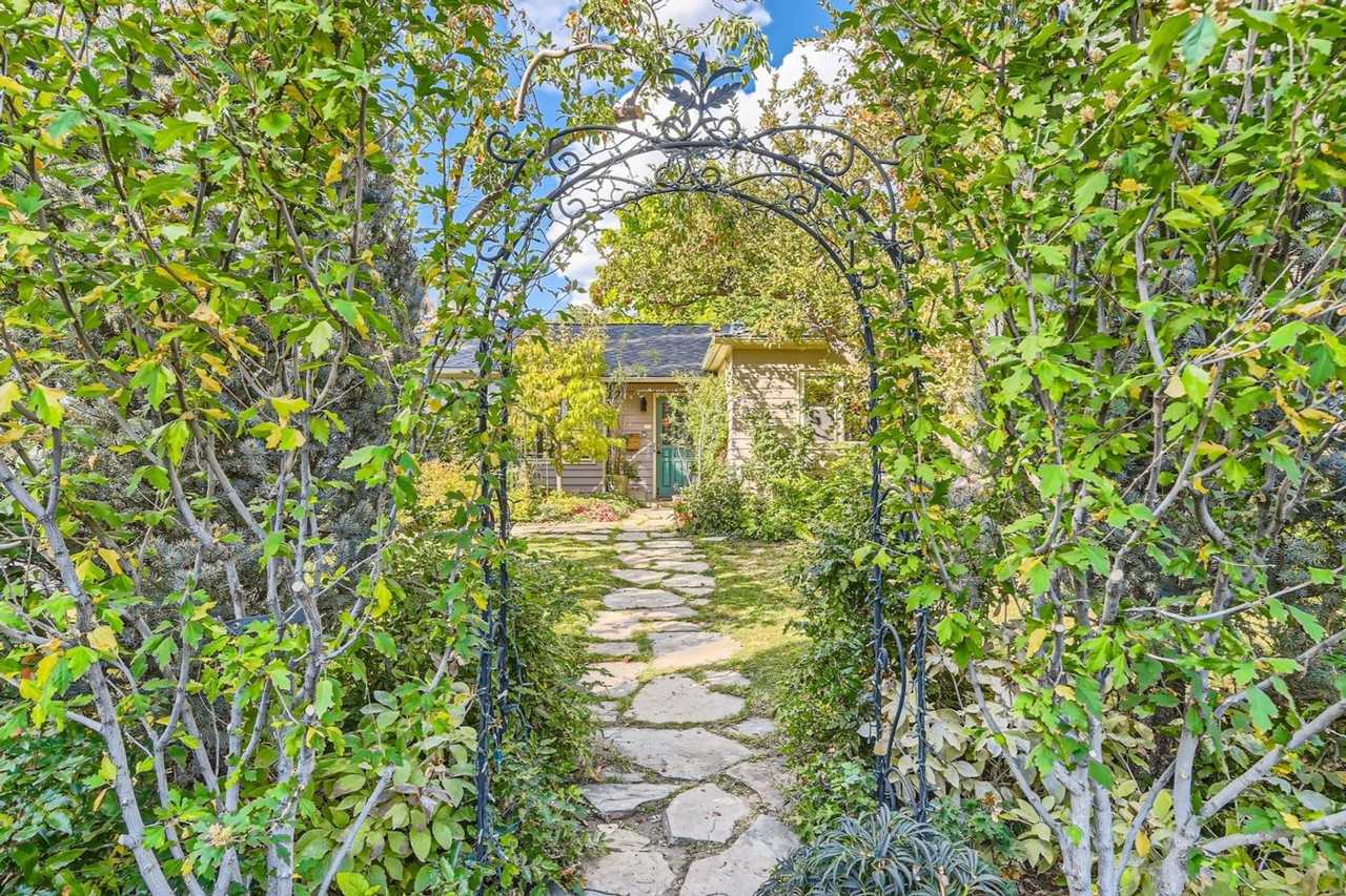 2775 7th St - Photo 5 of 28