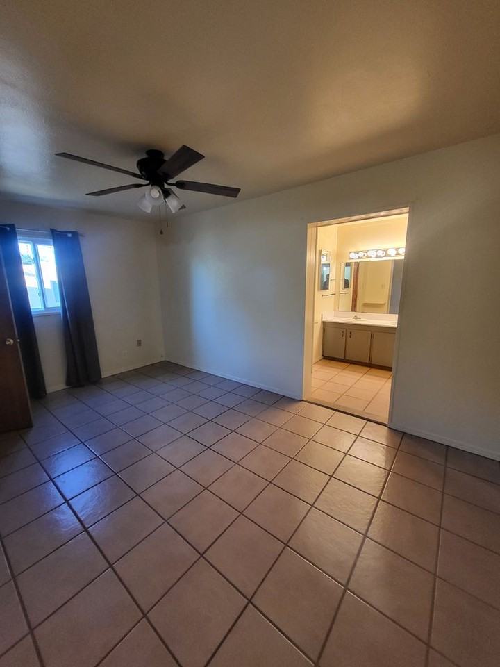 10113 Blume St Ne - Photo 5 of 12