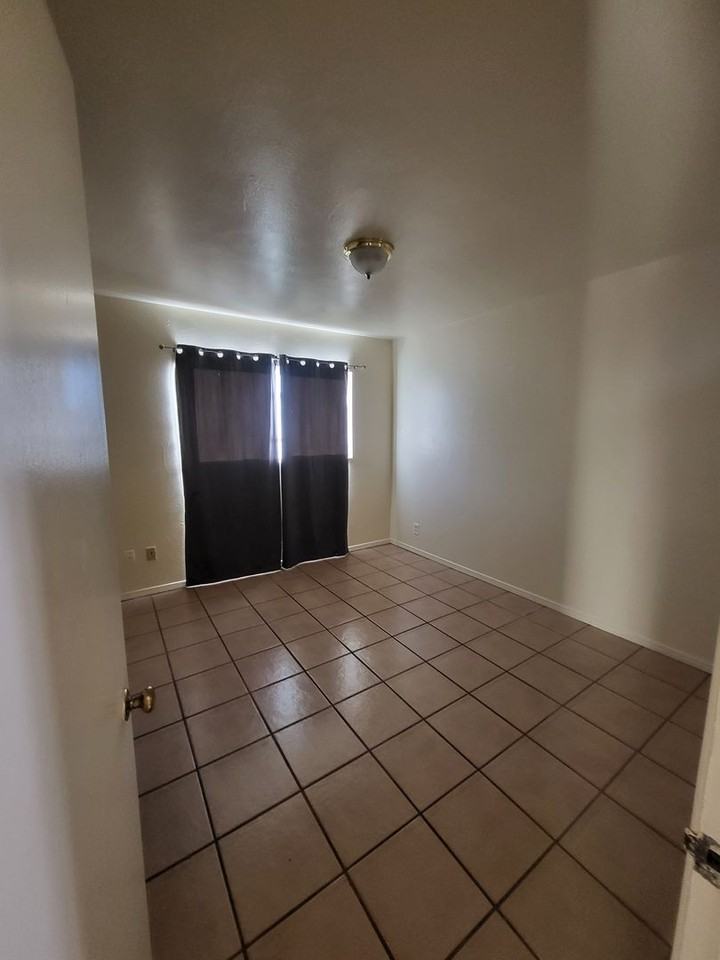 10113 Blume St Ne - Photo 7 of 12