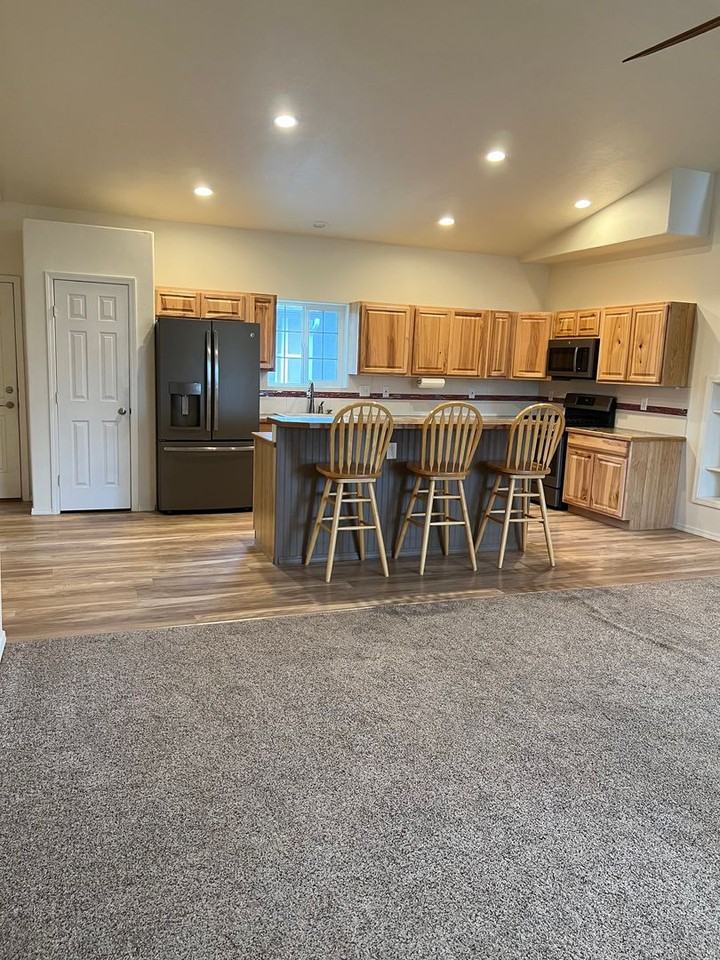 21260 Cessna Ct - Photo 2 of 35