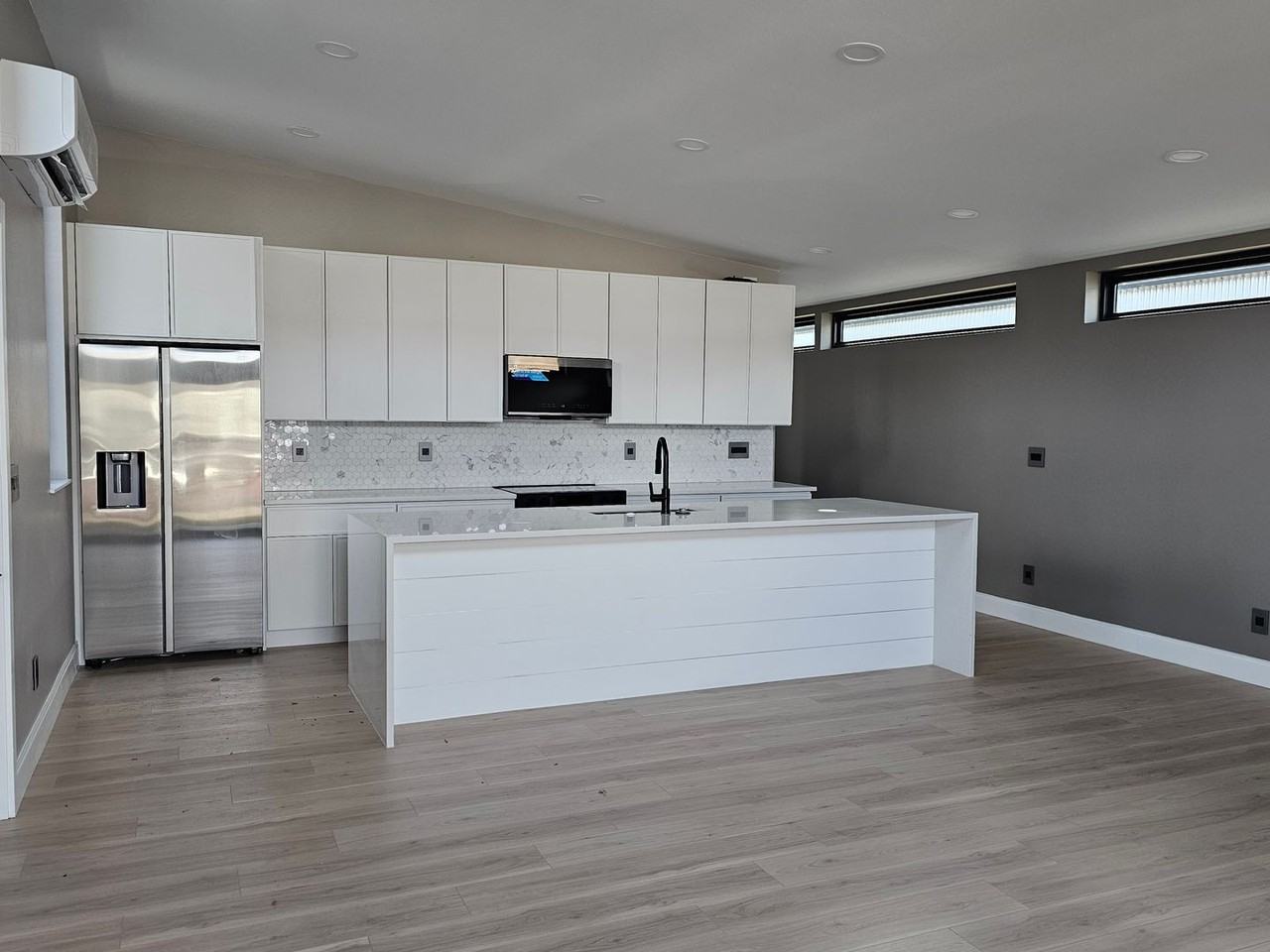 1615 E 22nd St - Photo 2 of 14