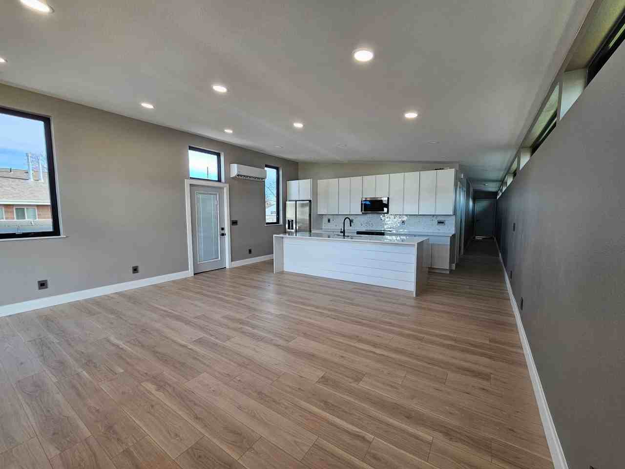 1615 E 22nd St - Photo 3 of 14