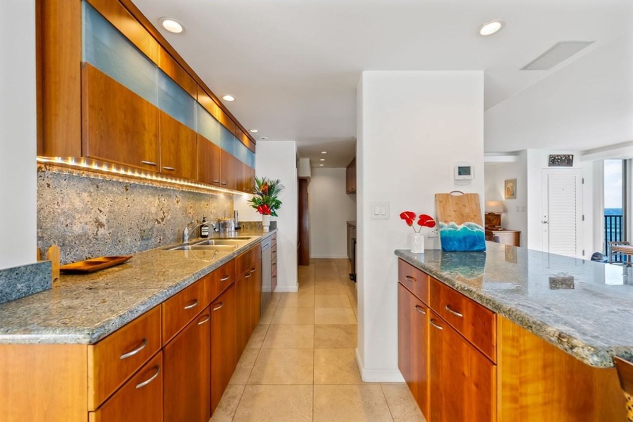 2987 Kalakaua Ave - Photo 7 of 50