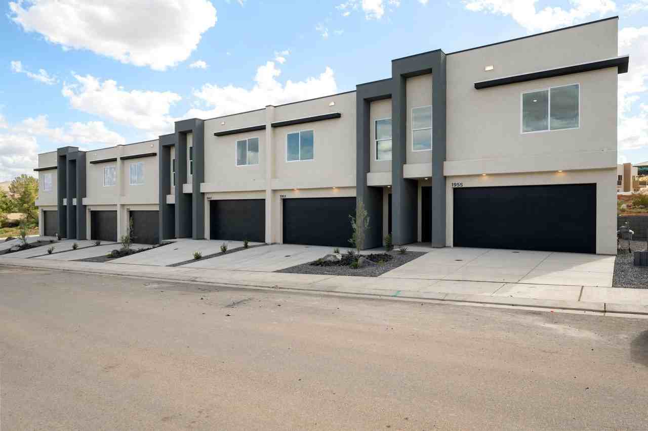 1951 W 250 S - Photo 2 of 32