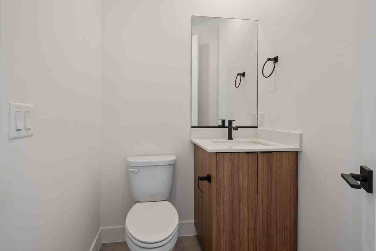 1951 W 250 S - Photo 3 of 32